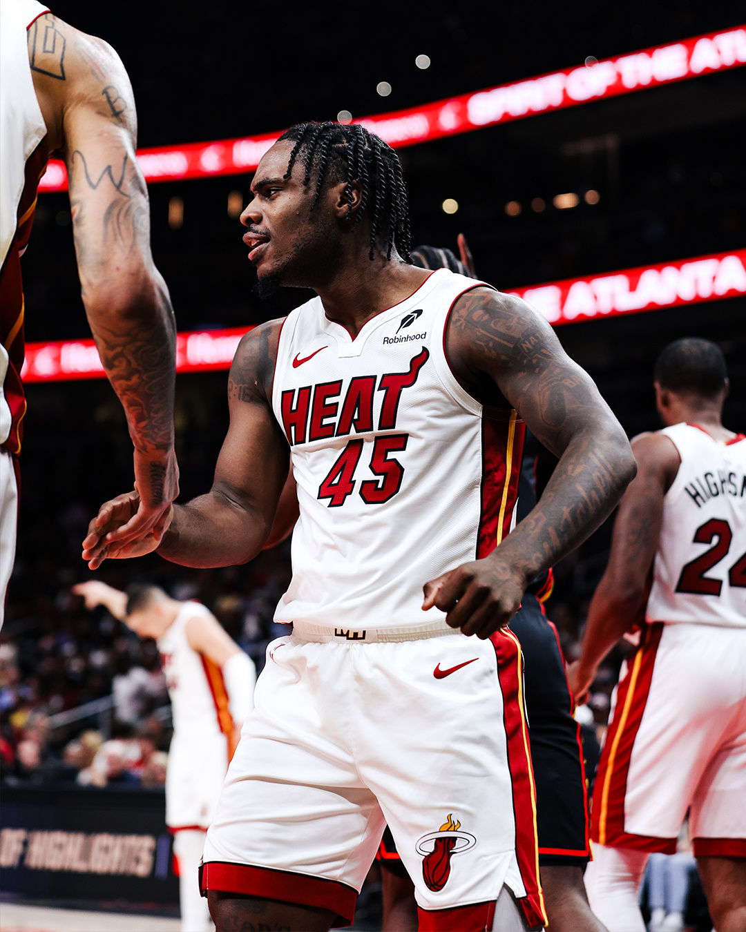 热火惊险胜过老鹰,全队发挥稳定有力!的简单介绍 热火惊险胜过老鹰,全队发挥稳定有力!的简单介绍